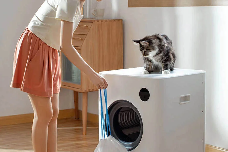 auto scoop litter box